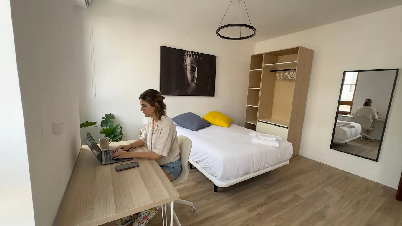 Camera doppia con scrivania di Casa Vera