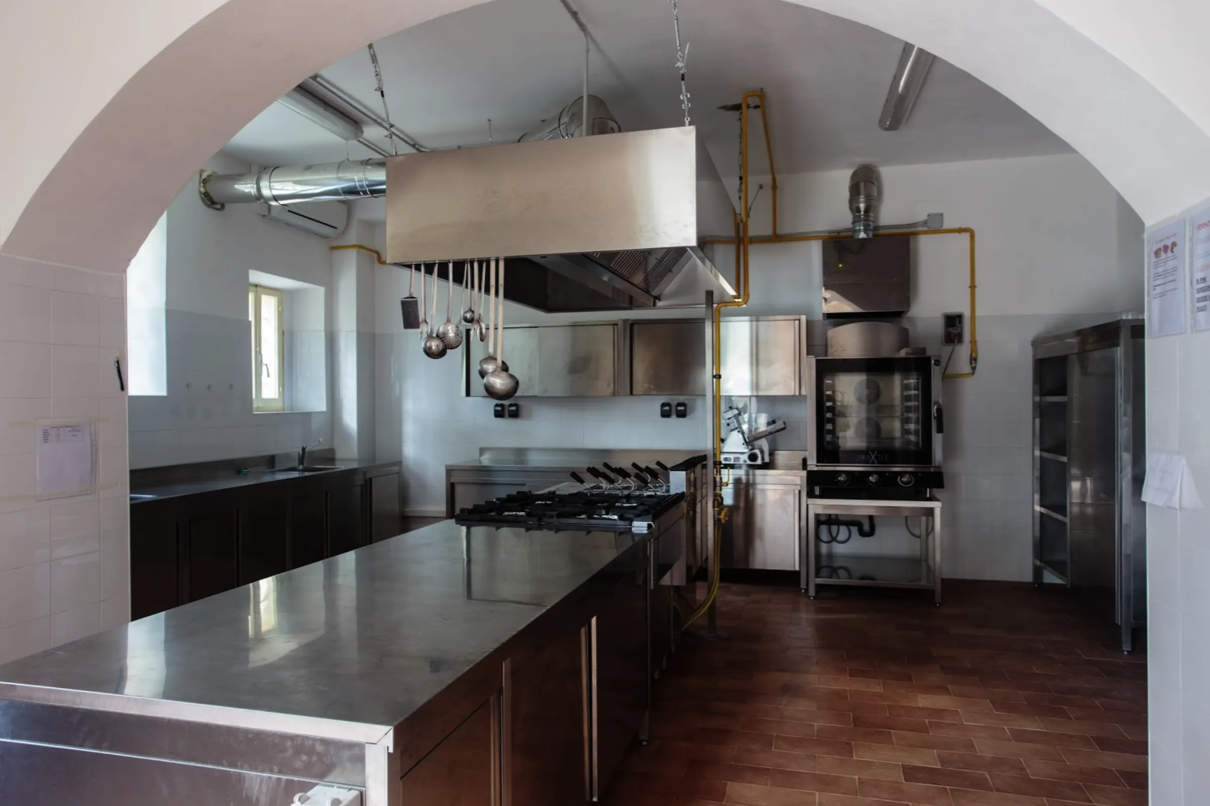 Cucina professionale di Villa Bassa del Prelato