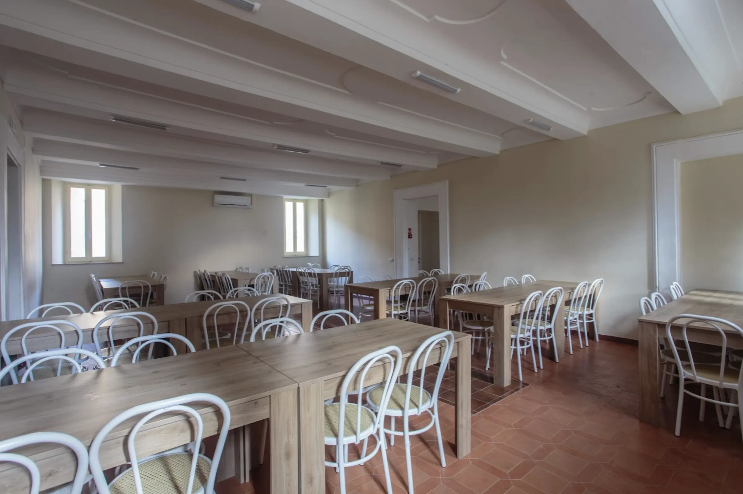 Sala pranzo e coworking di Villa Bassa del Prelato